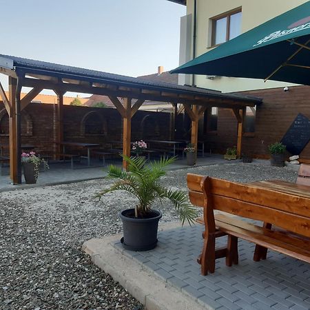 Penzionmoravia Moravská Nová Ves エクステリア 写真